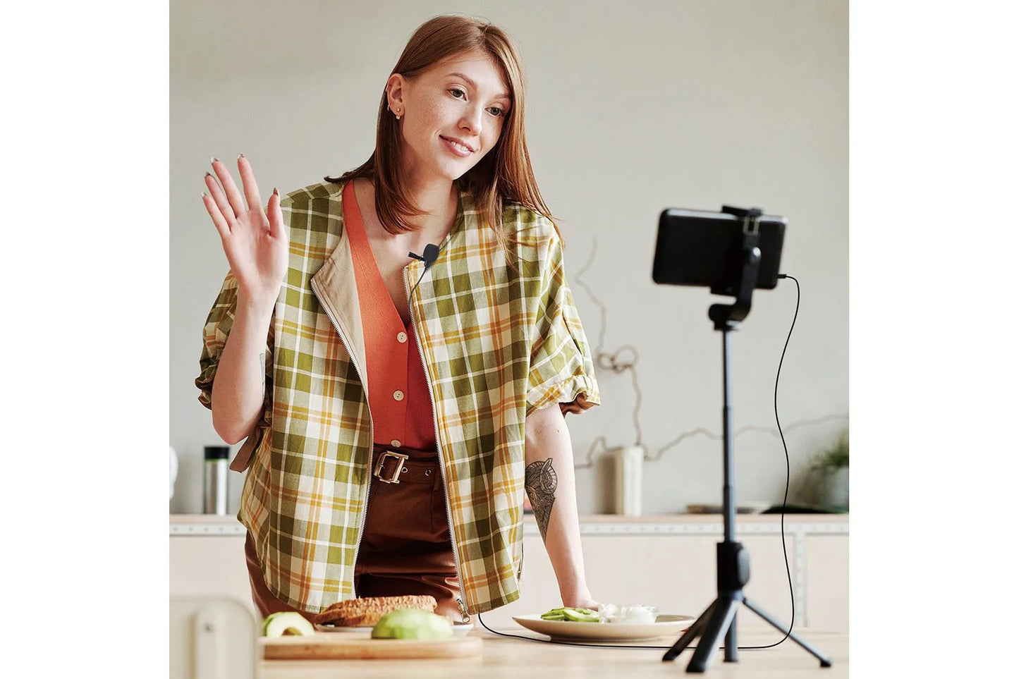 ProSound Lavalier Lapel Omnidirectional 3.5mm 4 Pole Jack Microphone with 0.25" Adapter